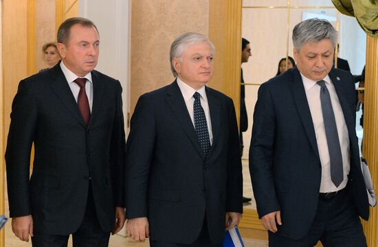 Министр иностранных дел РФ С. Лавров принял участие в встрече глав МИД СНГ
