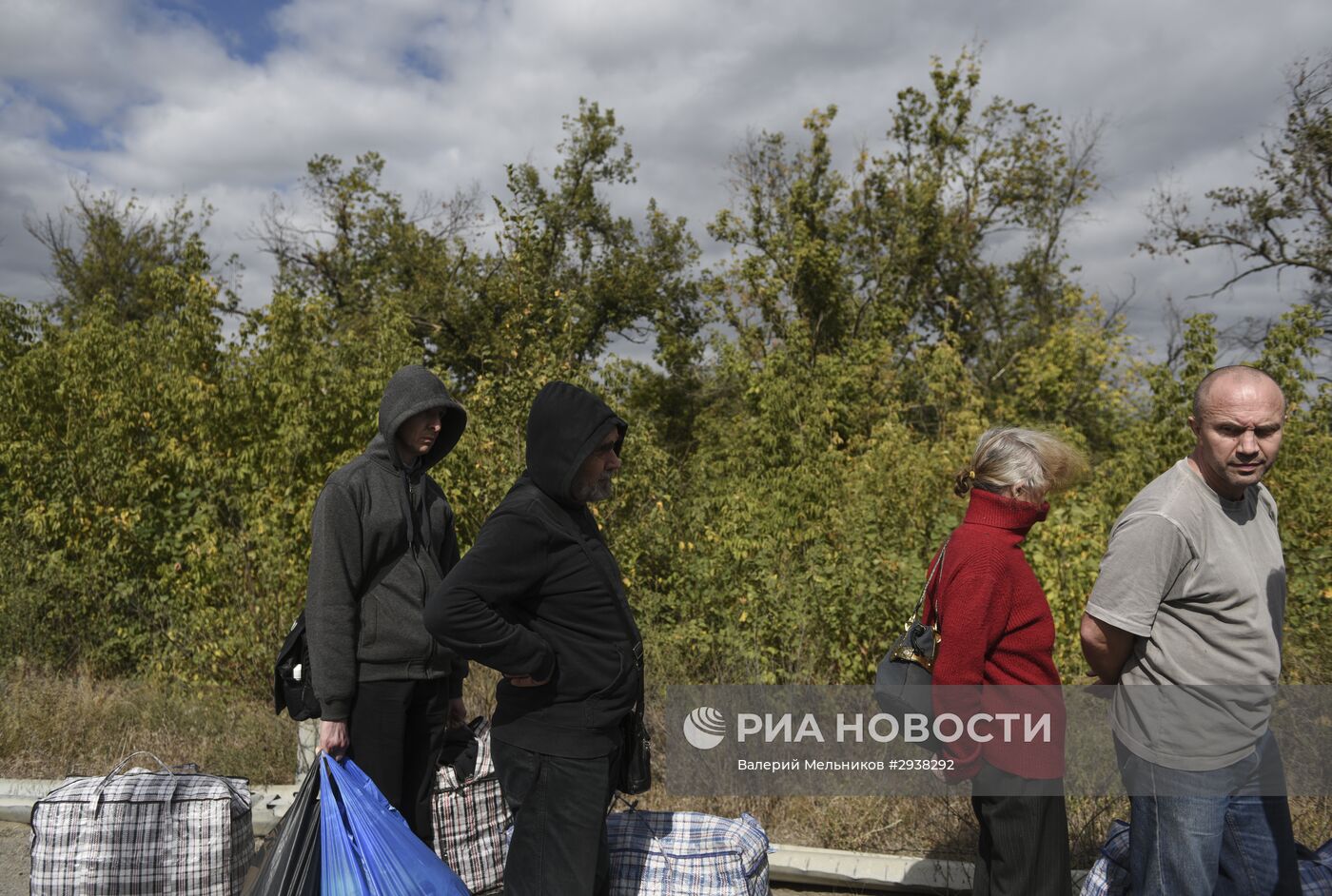 Обмен военнопленными между ДНР, ЛНР и Украиной в Луганской области