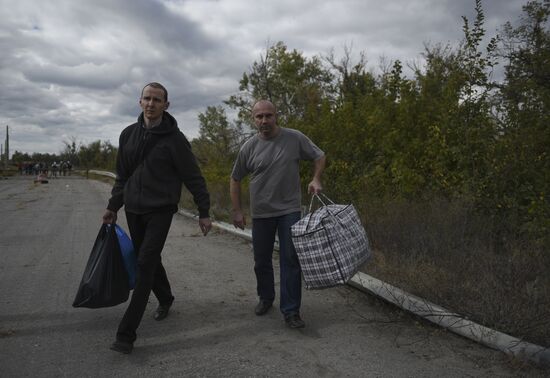 Обмен военнопленными между ДНР, ЛНР и Украиной в Луганской области