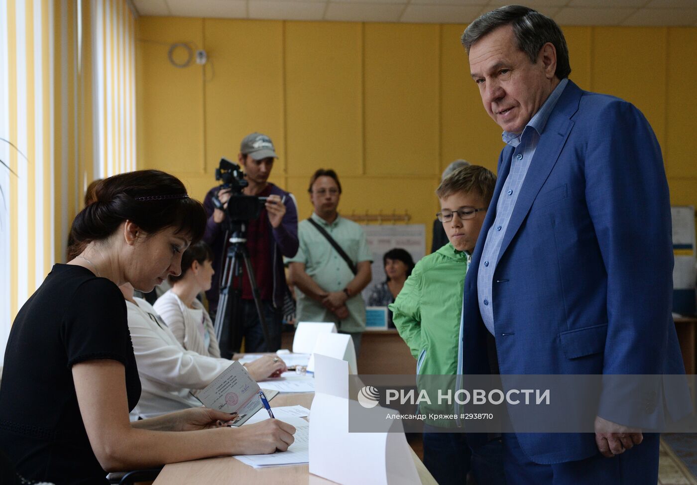 Голосование общественно-политических лидеров