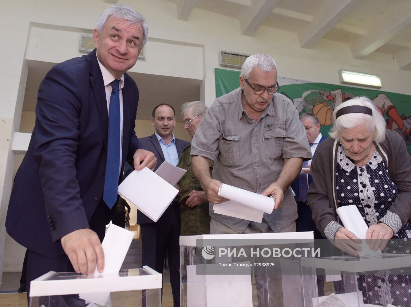 Голосование общественно-политических лидеров