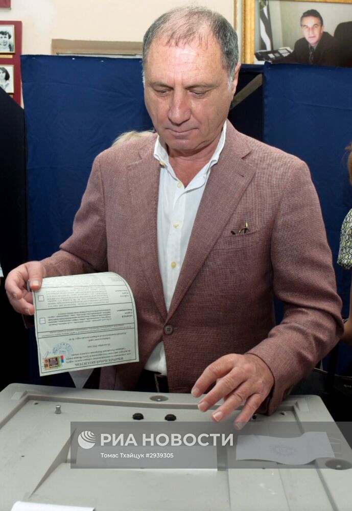 Голосование общественно-политических лидеров