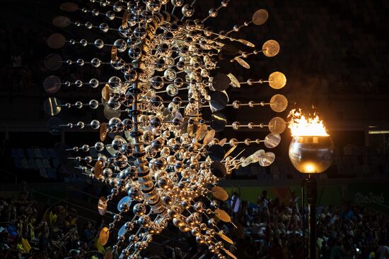Церемония закрытия XV летних Паралимпийских игр 2016 в Рио-де-Жанейро