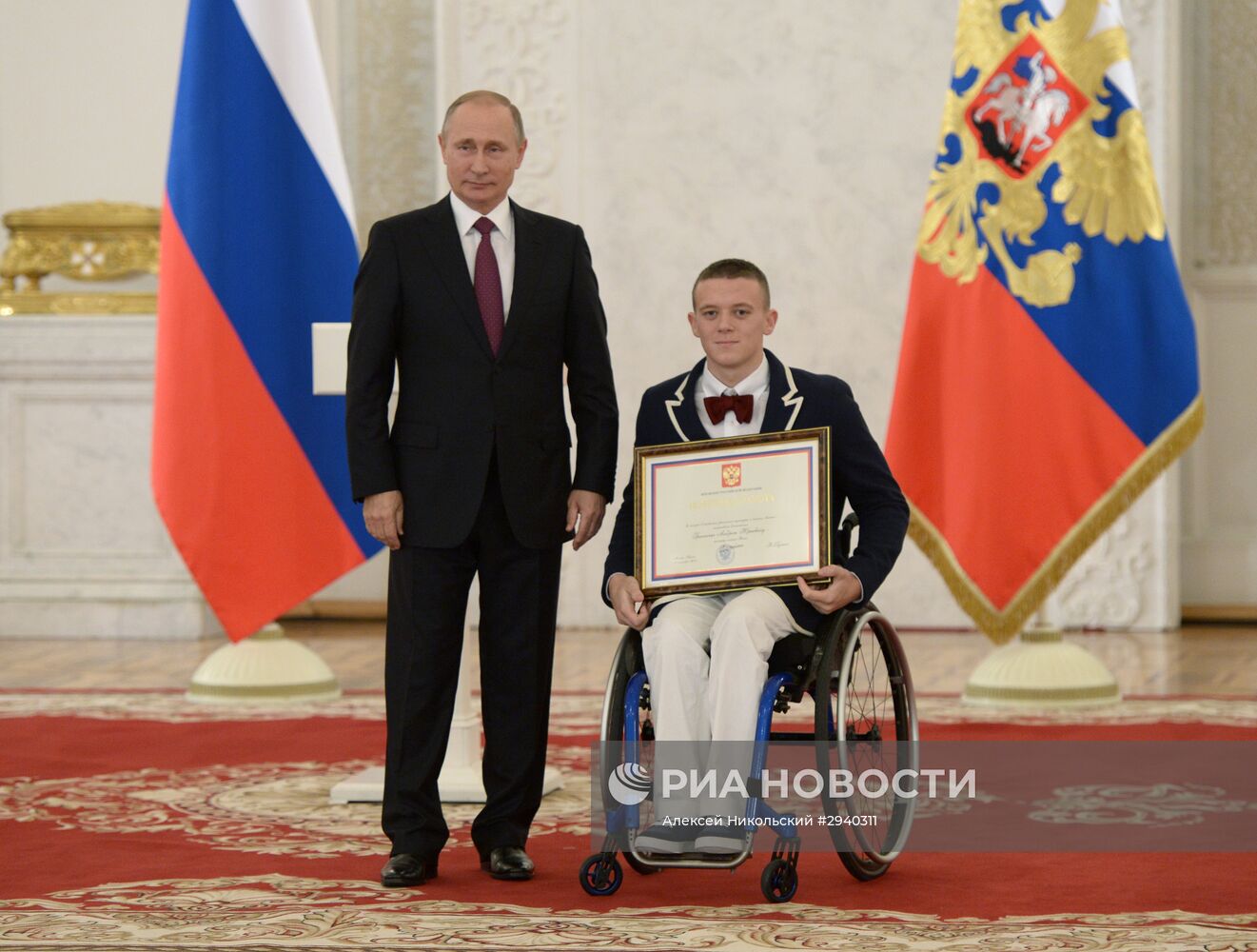 Президент РФ В. Путин встретился с паралимпийской сборной РФ по летним видам спорта