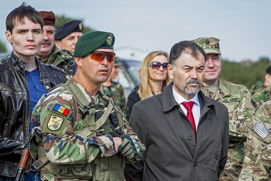 Военные учения "Огненный щит 2016" в Молдавии