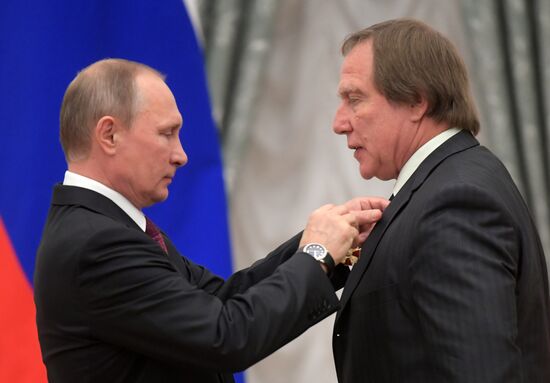 Церемония вручения государственных наград в Кремле