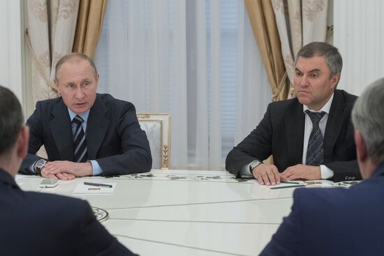 Президент РФ В. Путин провел ряд встреч по итогам прошедших выборов