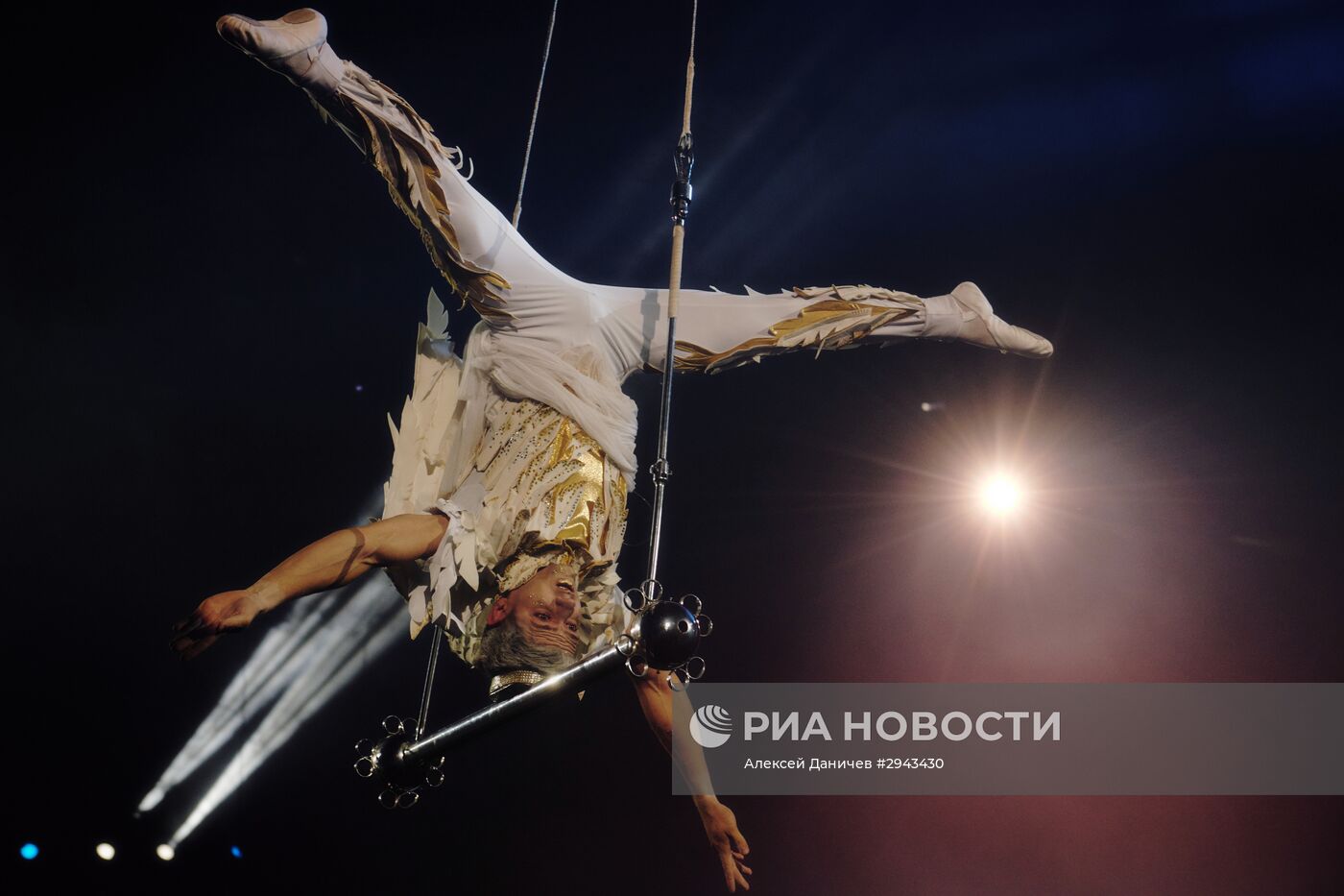 Шоу Аскольда Запашного "Посланник" в Санкт-Петербурге