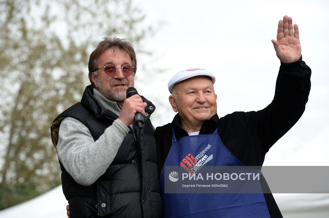 Субботник в честь бывшего мэра Москвы Юрия Лужкова