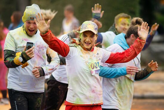 Елена Исинбаева приняла участие в благотворительном красочном забеге