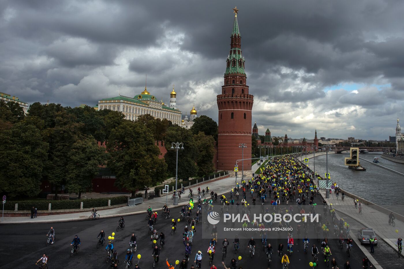 Осенний велопарад в Москве
