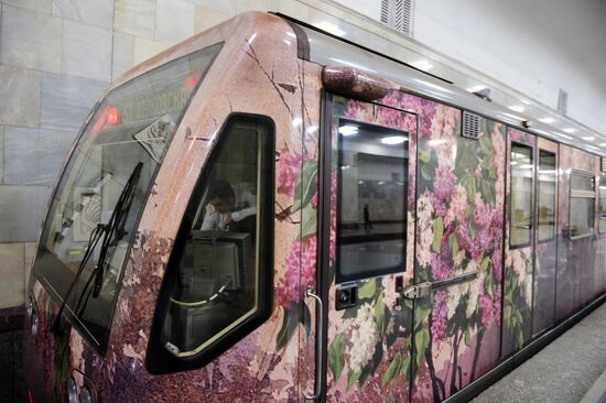 Запуск поезда "Акварель" с обновлённой экспозицией "Город в живописи"