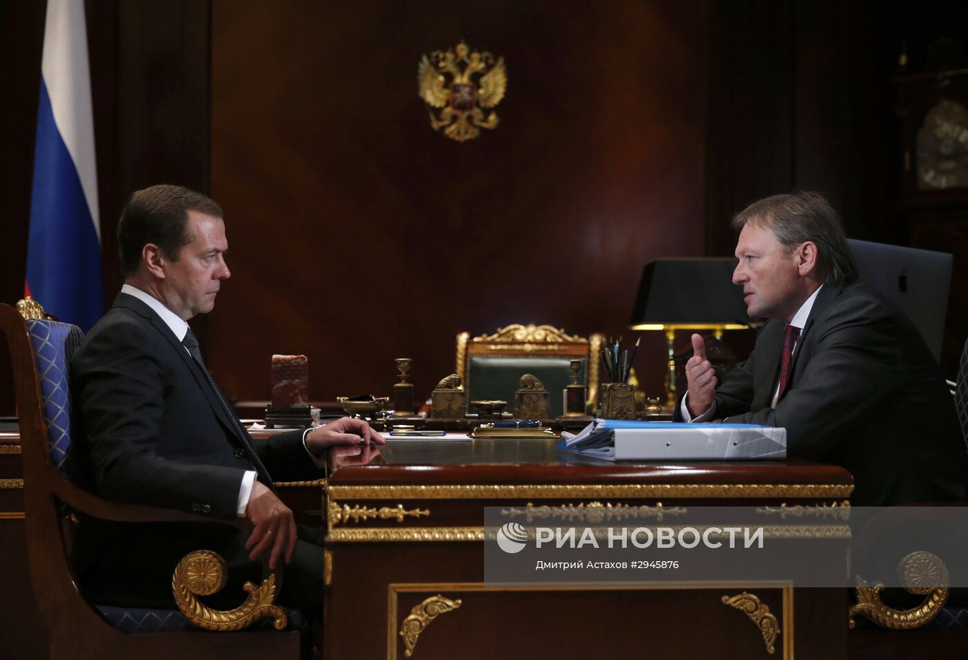 Премьер-министр РФ Д. Медведев встретился с бизнес-омбудсменом Б. Титовым