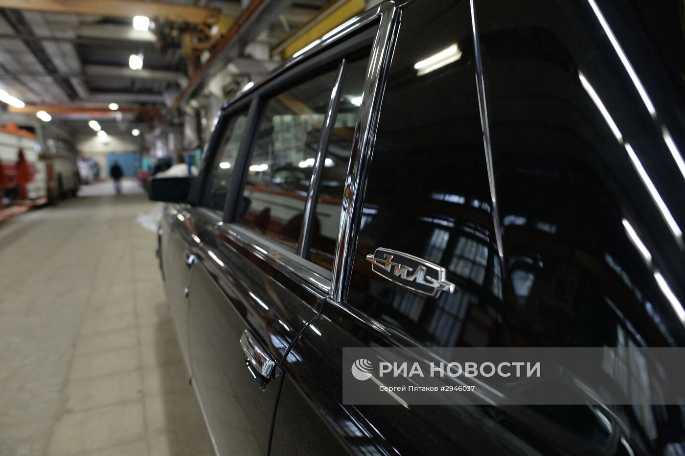 Цех реставрации автомобилей представительского класса на АМО ЗИЛ
