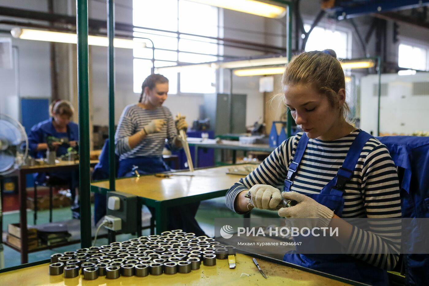 Производство боекомплекта для танков на заводе им. Карла Либкнехта в Санкт-Петербурге