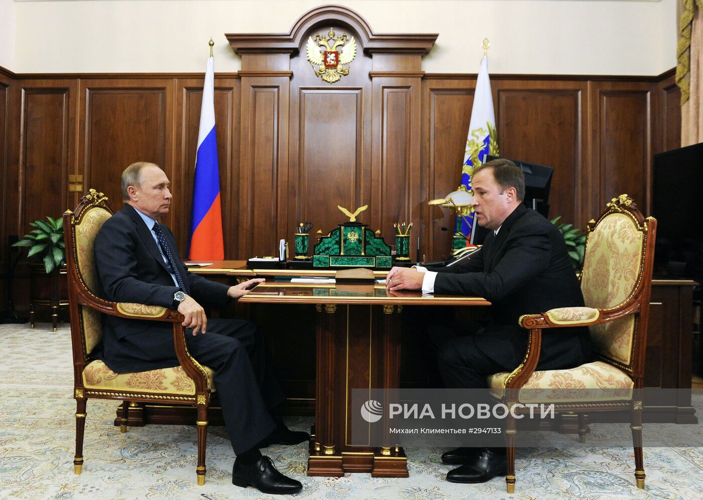Президент РФ В. Путин встретился с главой "Роскосмоса" И. Комаровым