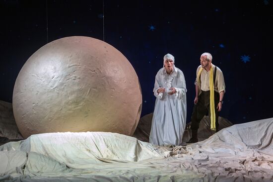 Премьера спектакля Сергея Дьячковского "Странный народ эти взрослые"