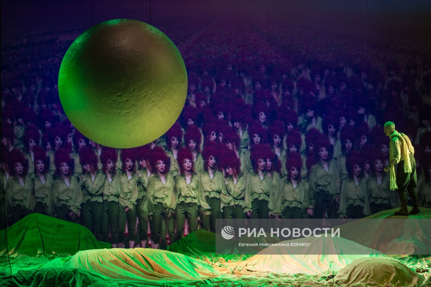 Премьера спектакля Сергея Дьячковского "Странный народ эти взрослые"