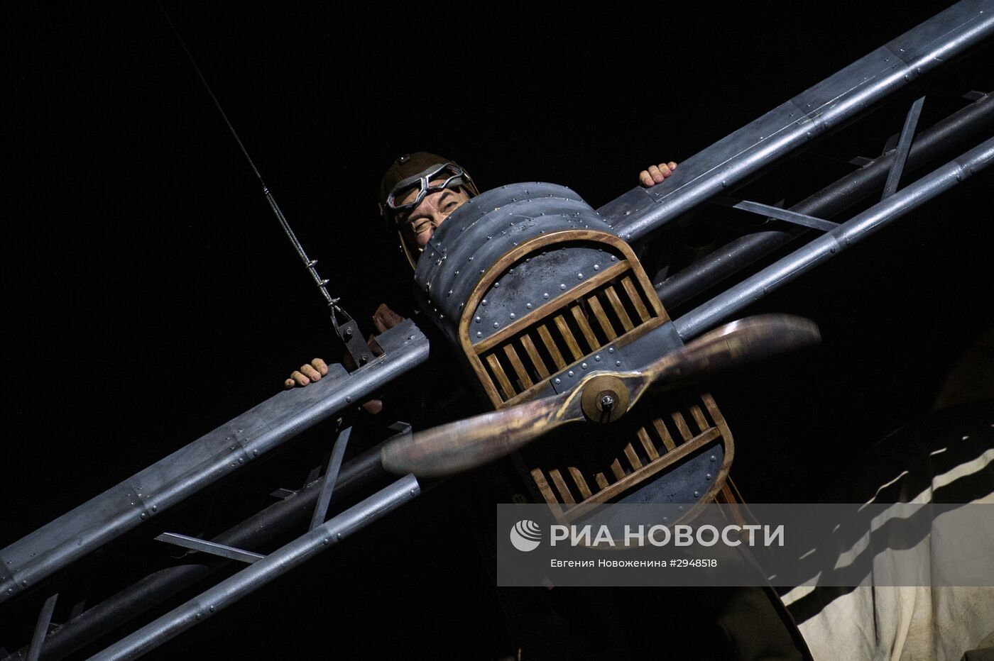 Премьера спектакля Сергея Дьячковского "Странный народ эти взрослые"