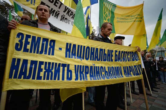 Митинг сельхозработников у здания Верховной рады Украины
