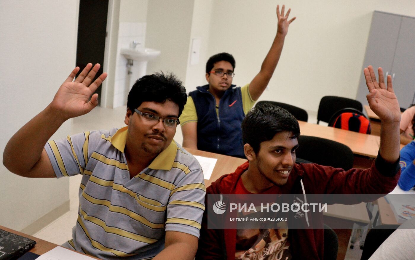 Занятия первой группы студентов из Индии в Дальневосточном федеральном университете