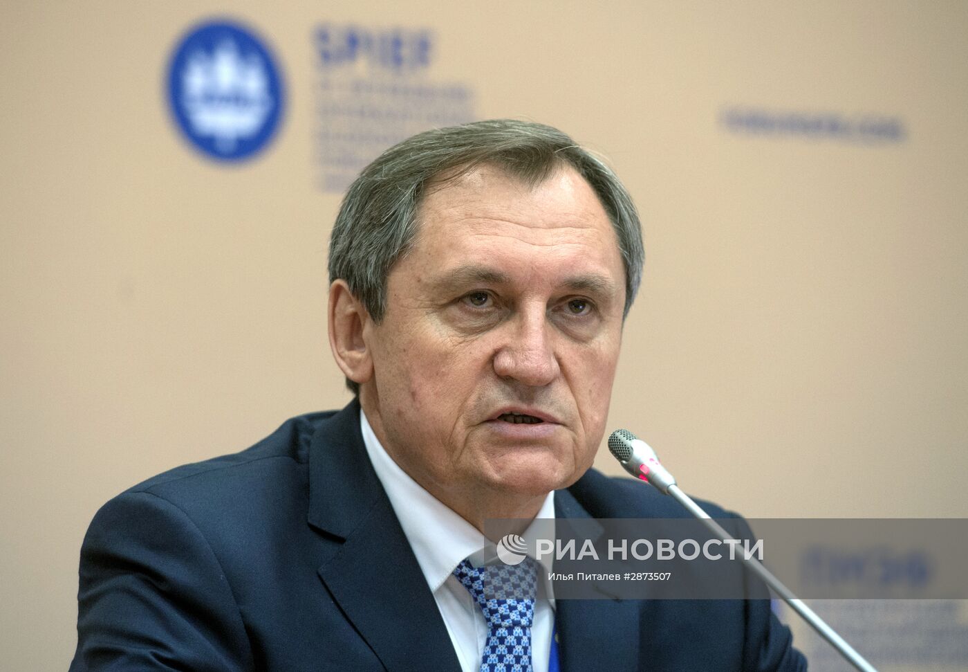 Церемония подписания соглашения между предприятием ПАО "РусГидро" и ...