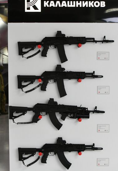 Презентация новых разработок концерна "Калашников" в рамках форума "Армия-2017"