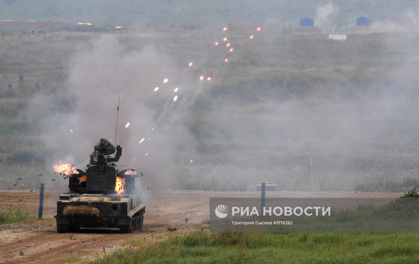 Международный военно-технический форум "Армия-2017". День второй