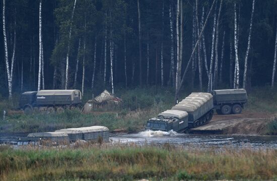 Международный военно-технический форум "Армия-2017". День второй