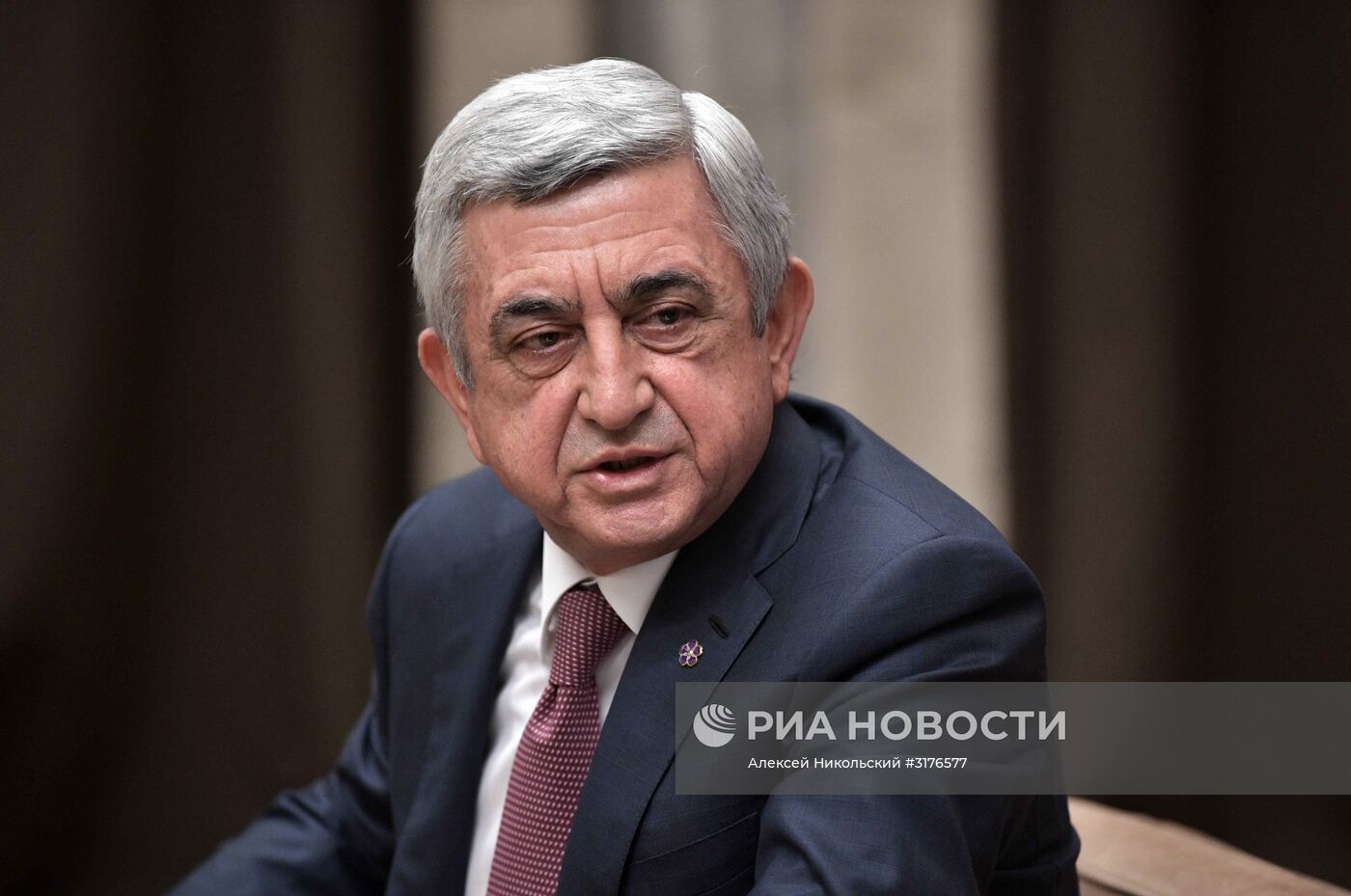 Президент РФ В. Путин встретился с президентом Армении С. Саргсяном