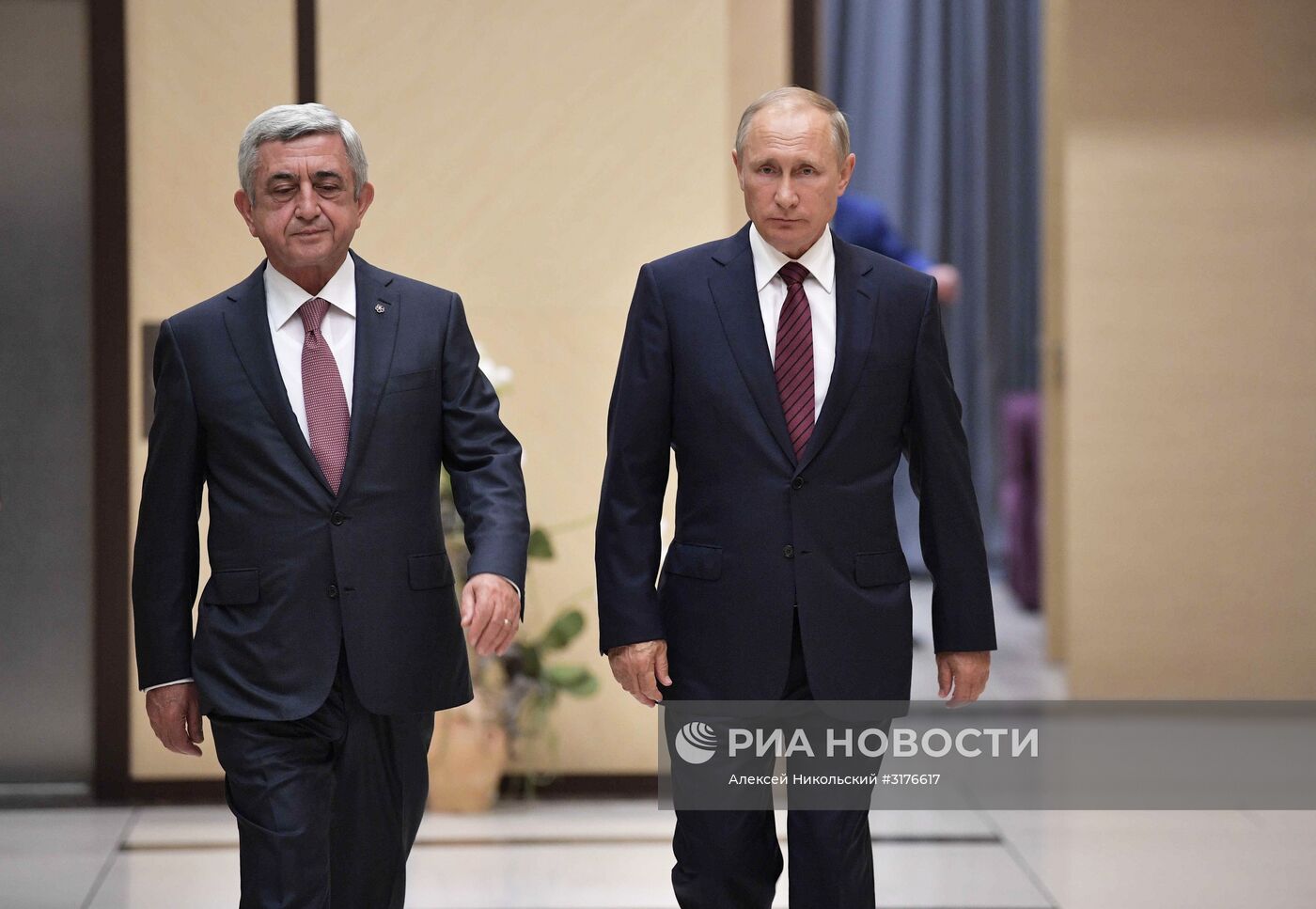 Президент РФ В. Путин встретился с президентом Армении С. Саргсяном