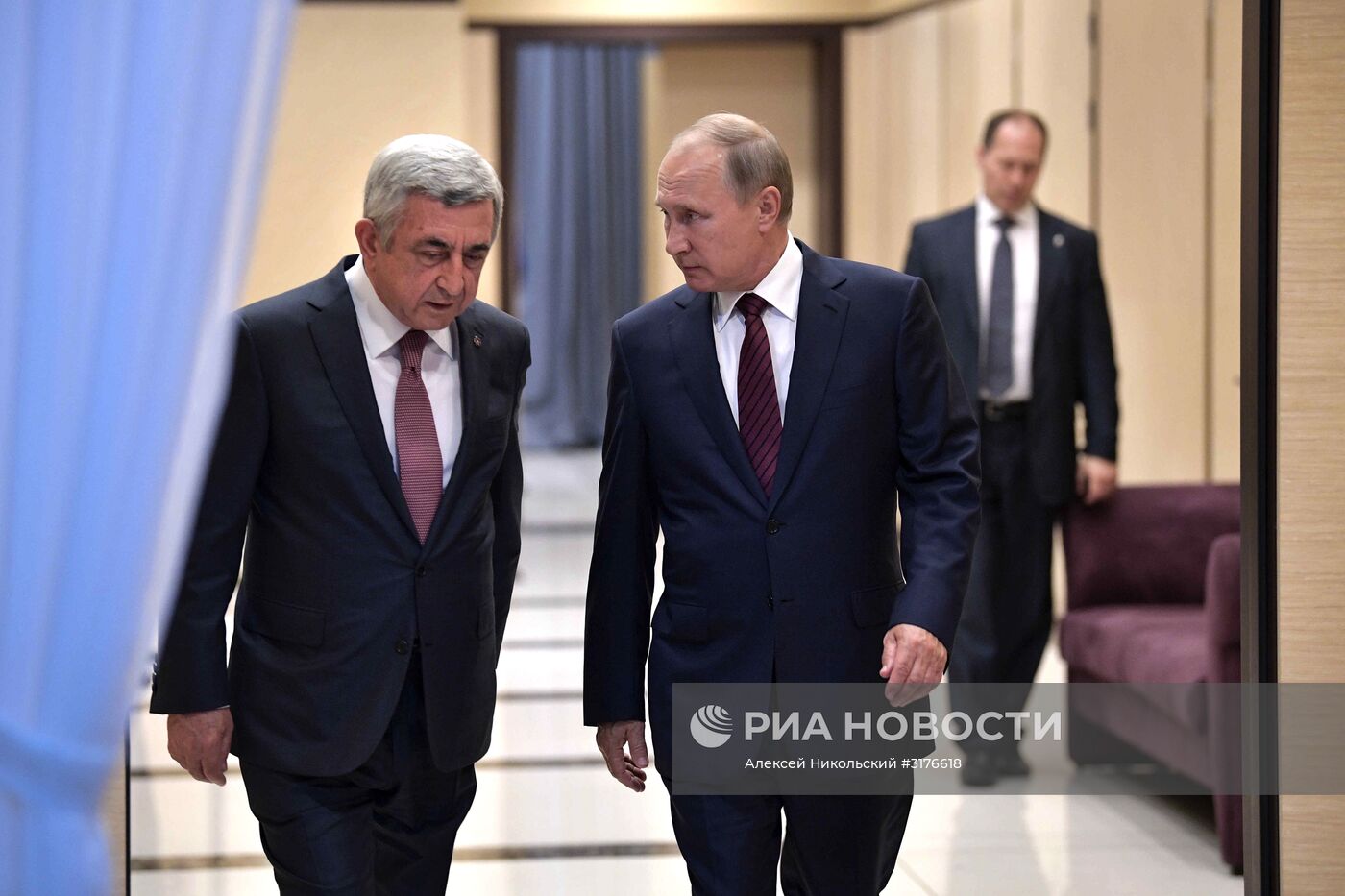Президент РФ В. Путин встретился с президентом Армении С. Саргсяном