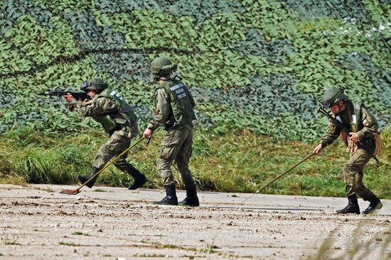 Международный военно-технический форум "Армия-2017". День третий