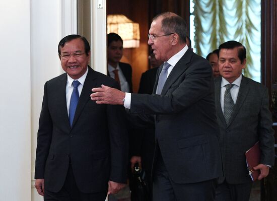 Встреча глав МИД РФ и Королевства Камбоджа С. Лаврова и П. Сокхона