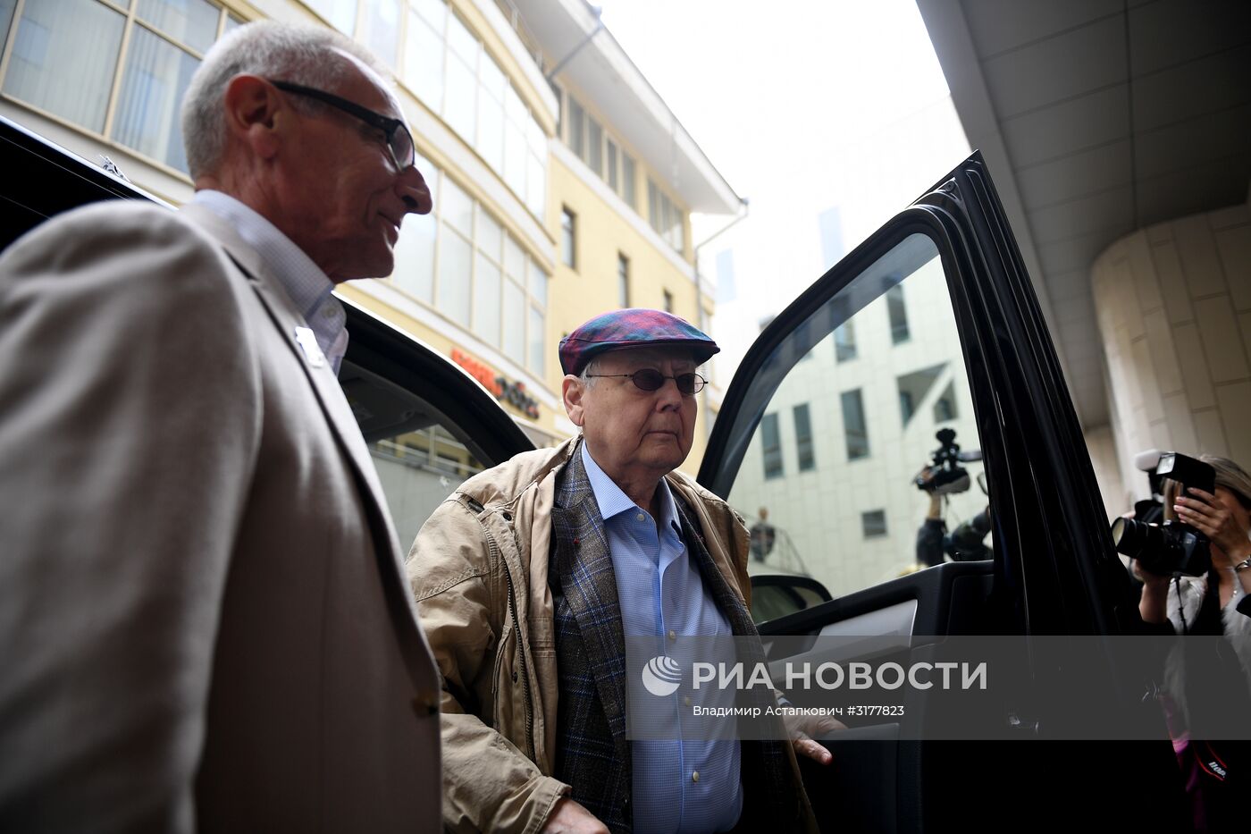 Сбор труппы и начало нового сезона в театре под руководством Олега Табакова