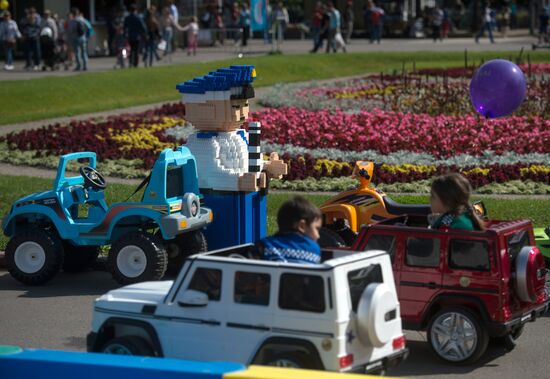 Седьмой фестиваль старинных автомобилей и антиквариата "Ретрофест