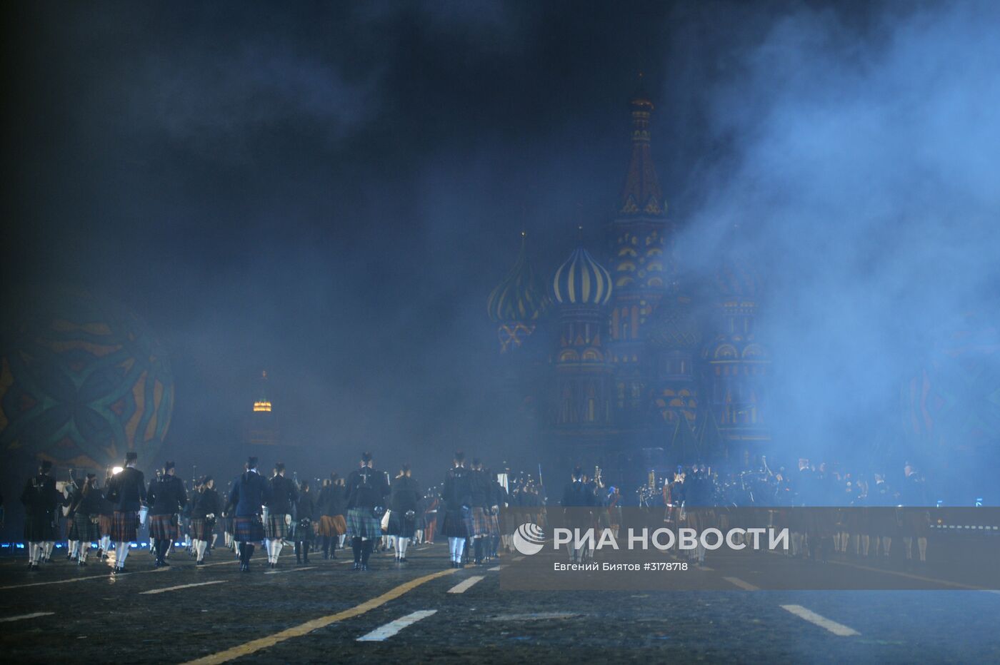Церемония открытия X Международного военно-музыкального фестиваля "Спасская башня"