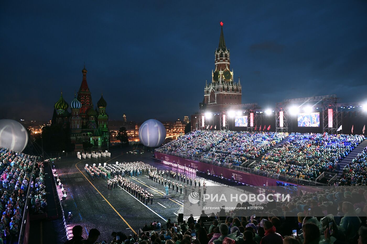 Церемония открытия X Международного военно-музыкального фестиваля "Спасская башня"