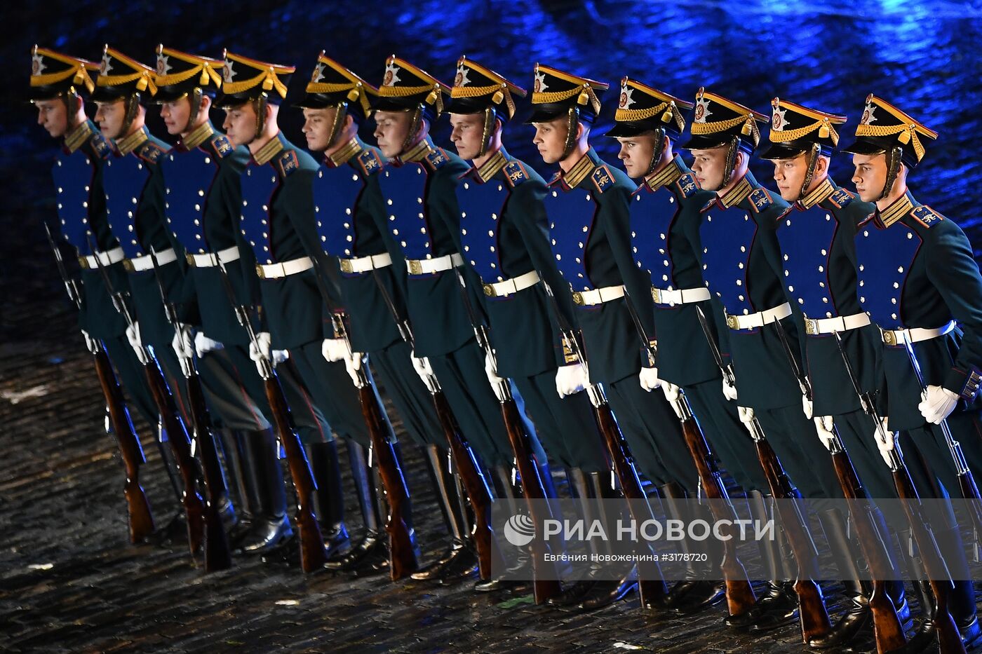 Церемония открытия X Международного военно-музыкального фестиваля "Спасская башня"