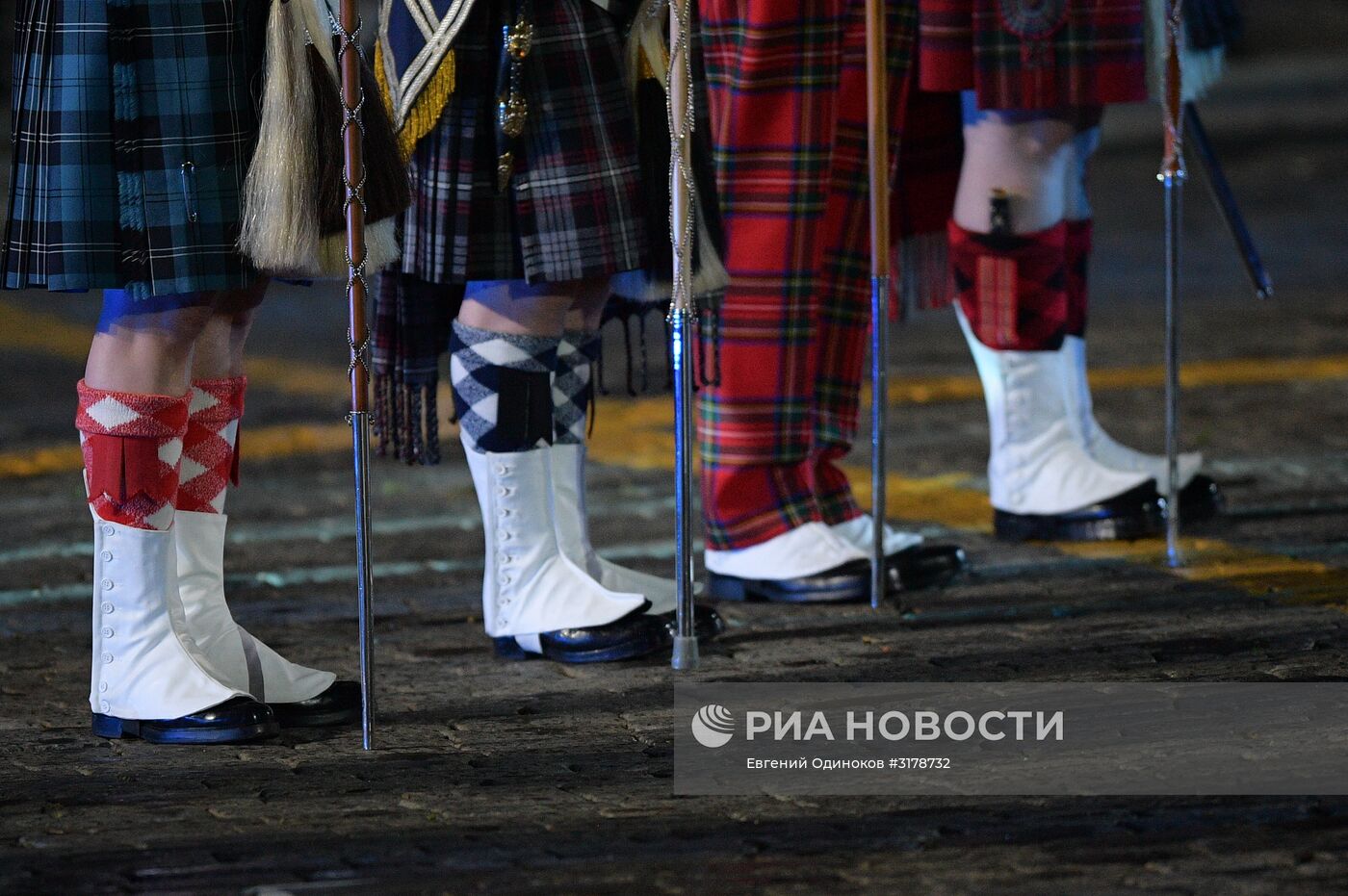 Церемония открытия X Международного военно-музыкального фестиваля "Спасская башня"