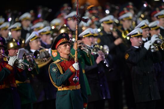 Церемония открытия X Международного военно-музыкального фестиваля "Спасская башня"