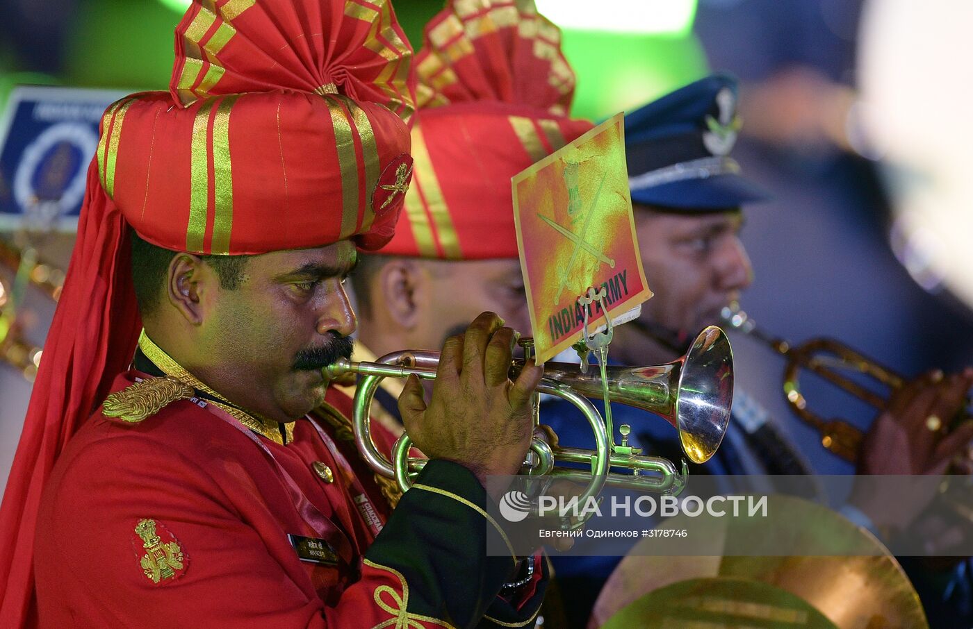 Церемония открытия X Международного военно-музыкального фестиваля "Спасская башня"