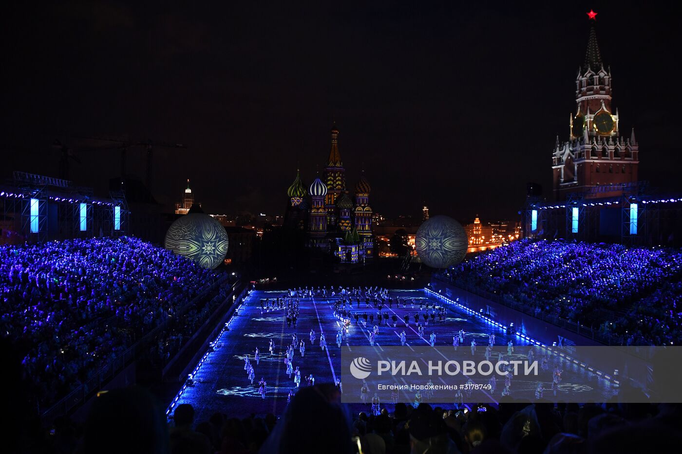 Церемония открытия X Международного военно-музыкального фестиваля "Спасская башня"