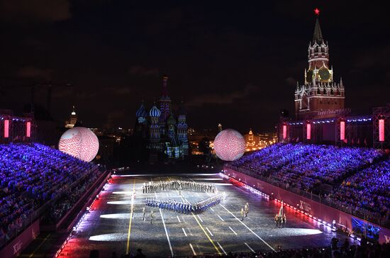 Церемония открытия X Международного военно-музыкального фестиваля "Спасская башня"