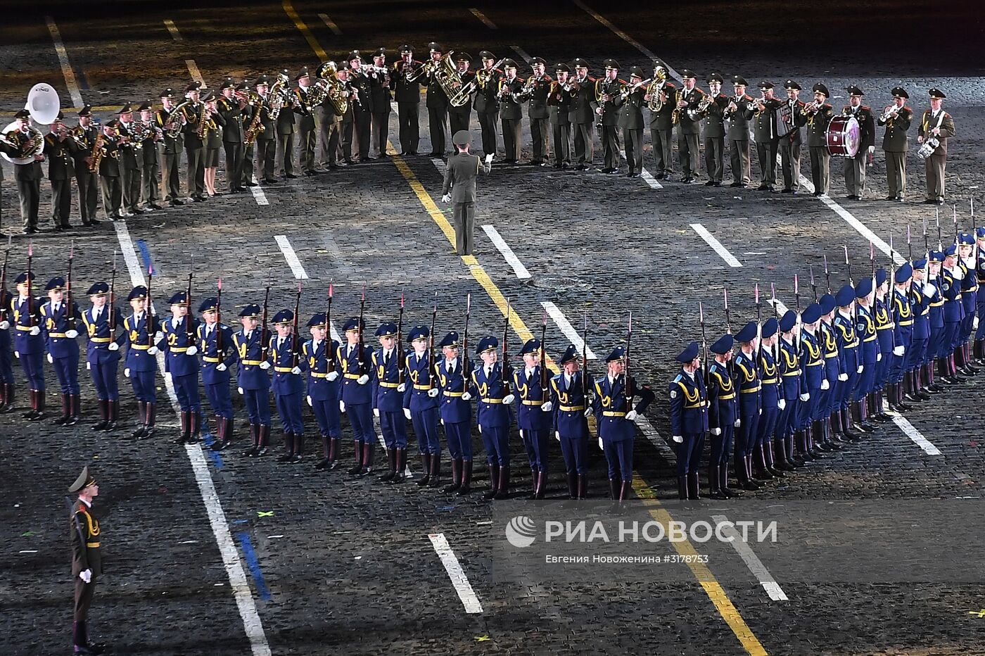 Церемония открытия X Международного военно-музыкального фестиваля "Спасская башня"