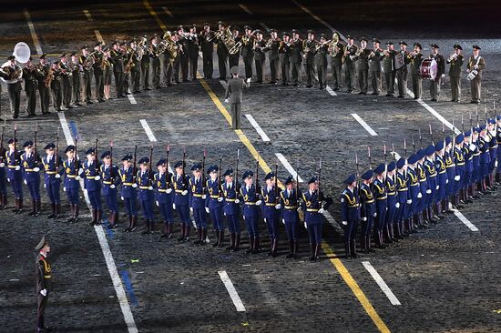 Церемония открытия X Международного военно-музыкального фестиваля "Спасская башня"