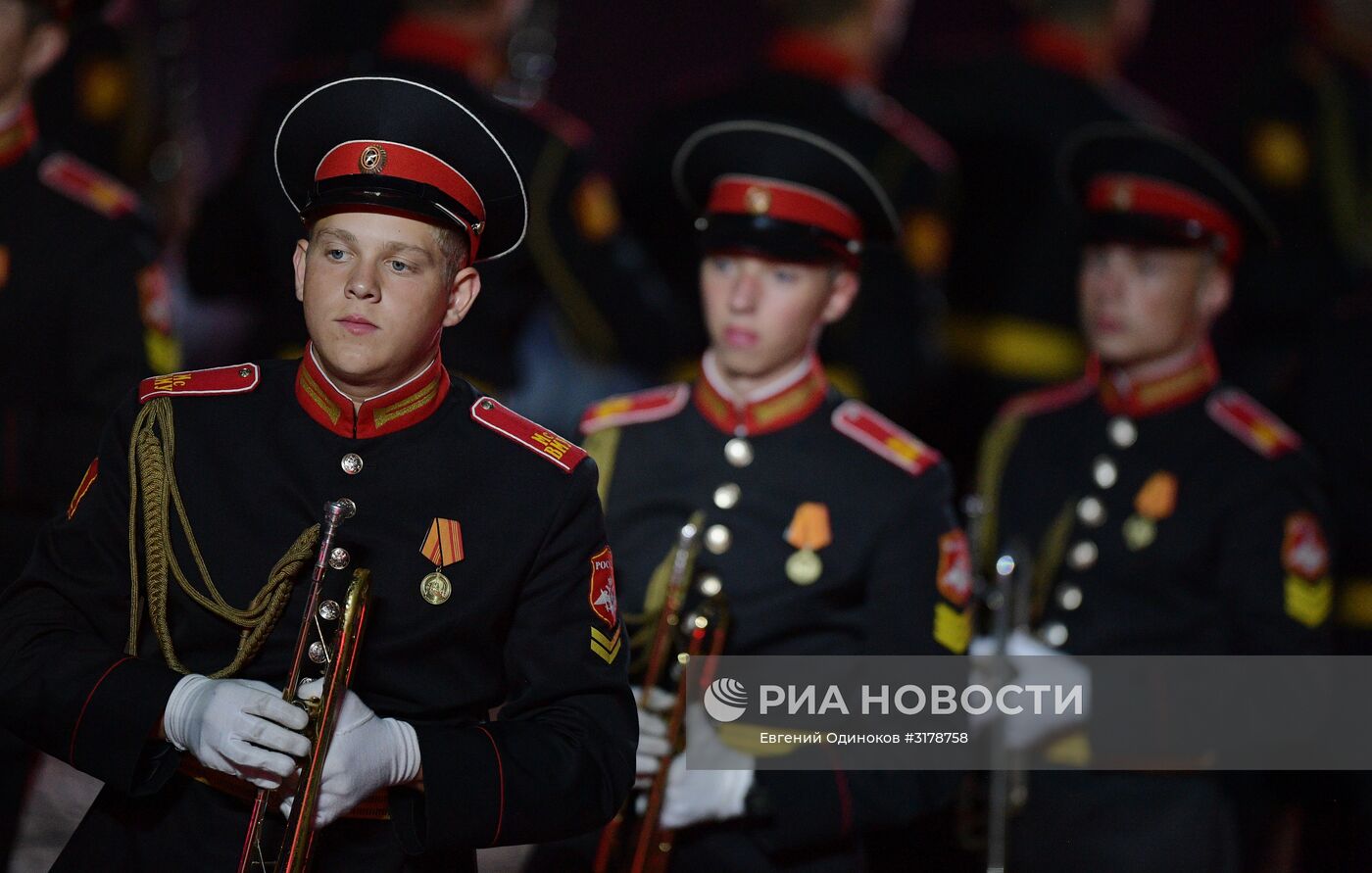 Церемония открытия X Международного военно-музыкального фестиваля "Спасская башня"