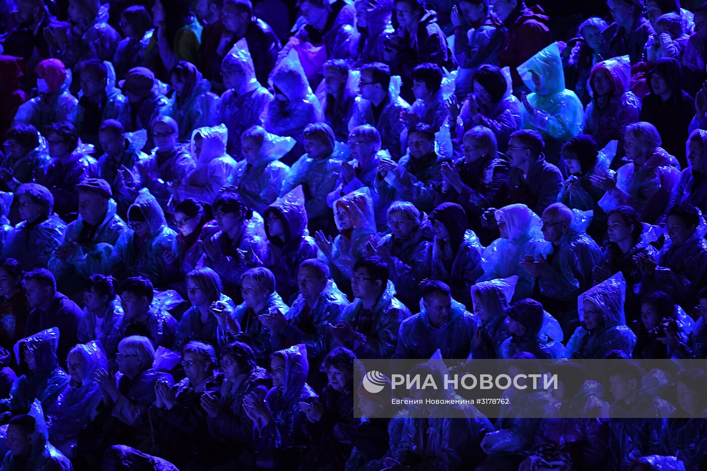 Церемония открытия X Международного военно-музыкального фестиваля "Спасская башня"