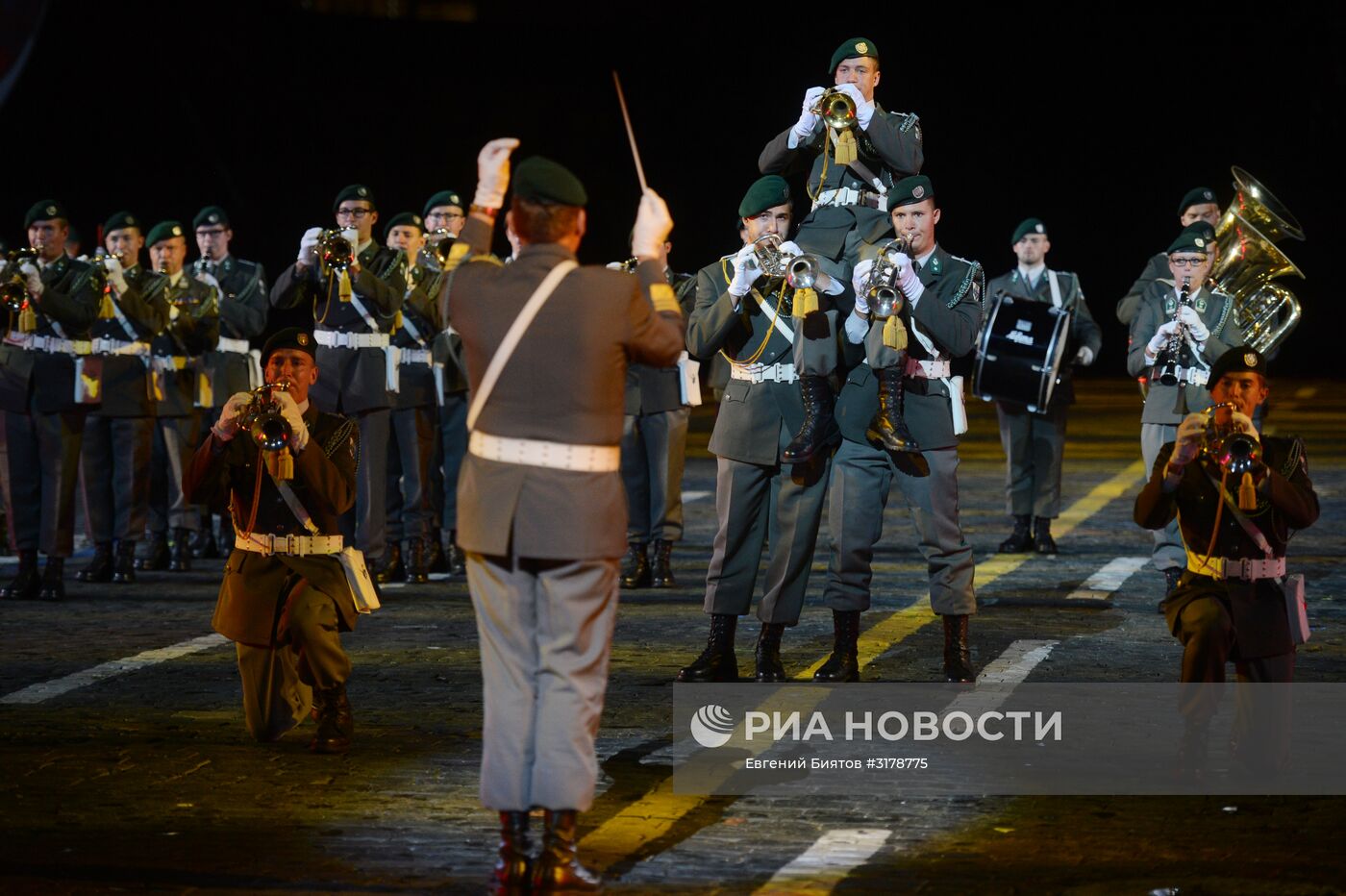 Церемония открытия X Международного военно-музыкального фестиваля "Спасская башня"