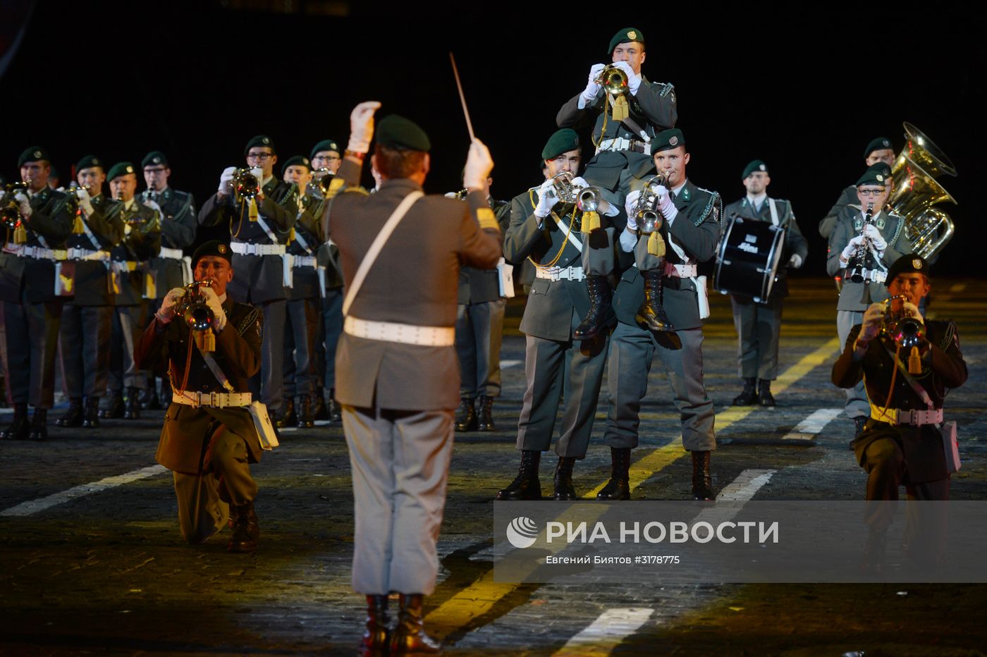 Церемония открытия X Международного военно-музыкального фестиваля "Спасская башня"
